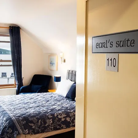 Otel The Waters Edge