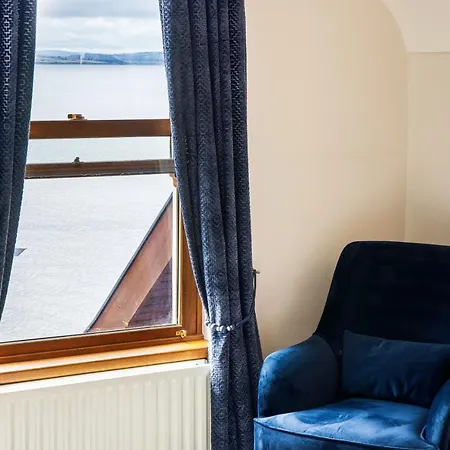 The Waters Edge Otel