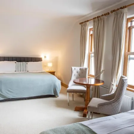 The Waters Edge * Rathmullan