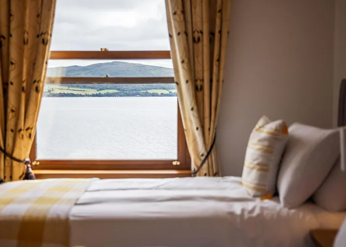 The Waters Edge Hotel